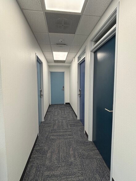 More Photos Of 414 W Parkway St, Denton Loft Creative Space For Sale