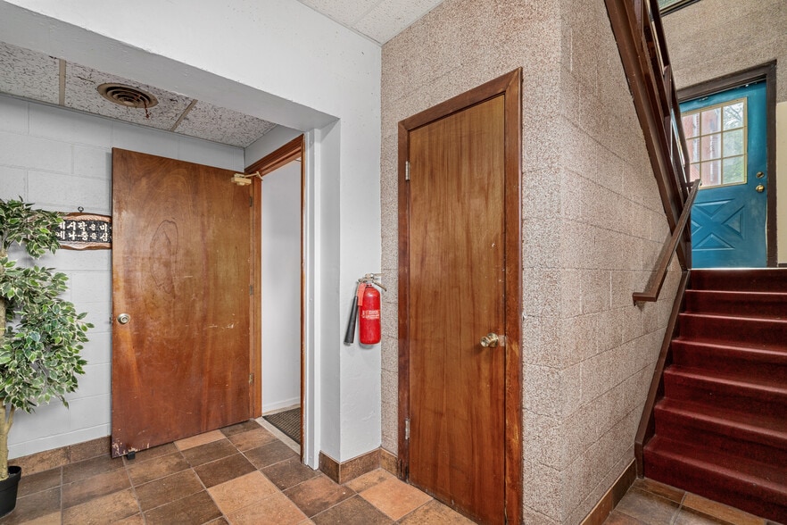 More Photos Of 1424 S 55th St, Kansas City Religious Facility For Sale
