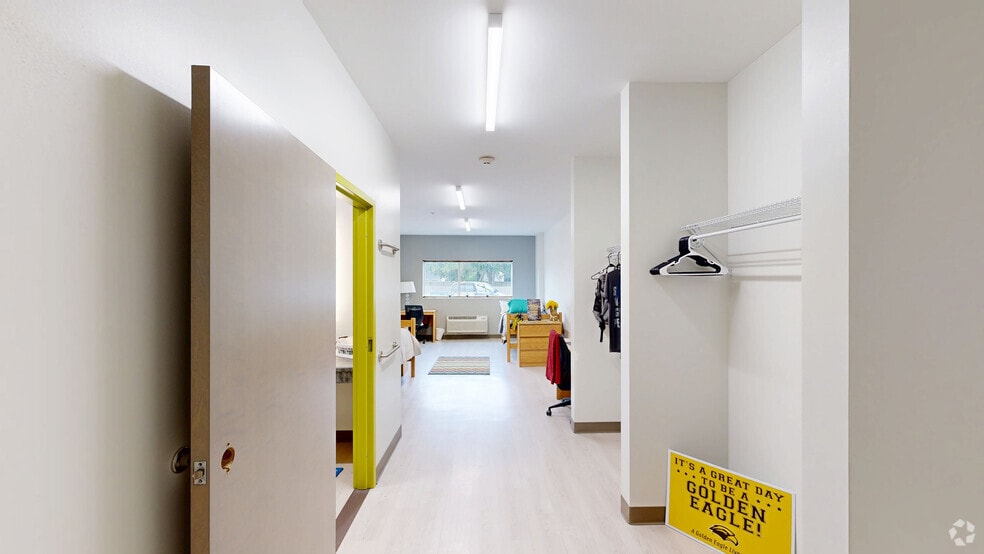 More Photos Of 522 E Railroad St, Long Beach Apartments For Sale