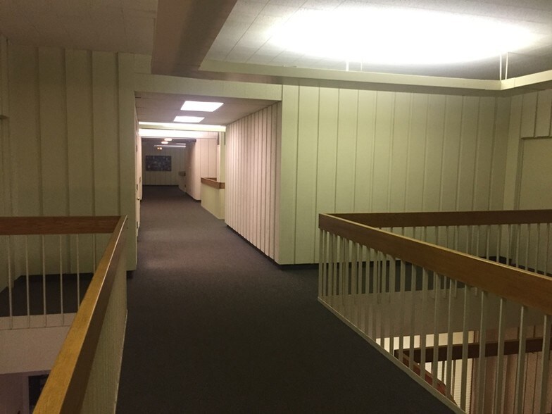More Photos Of 303 S Main St, Mishawaka Medical For Lease