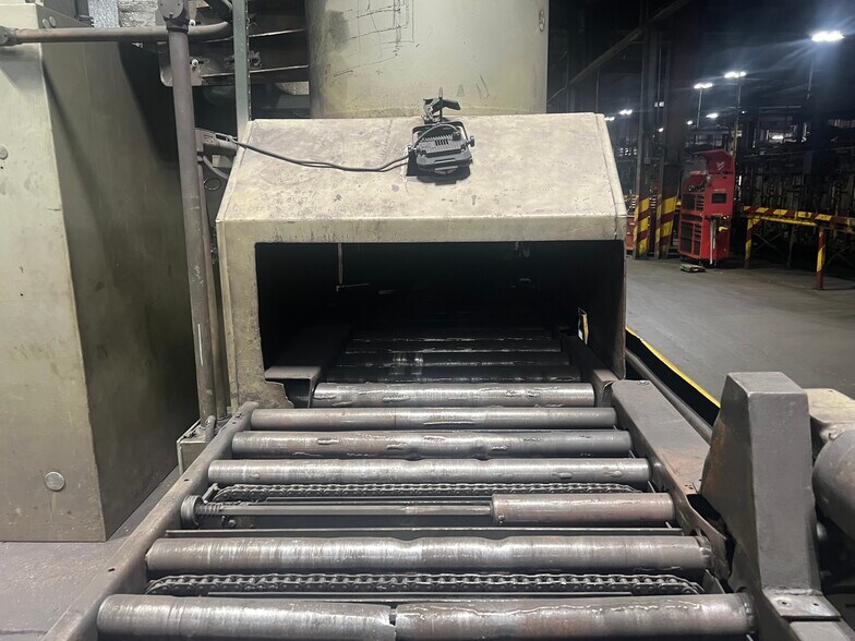 More Photos Of 400 S Gray St, Albany Manufacturing For Sale