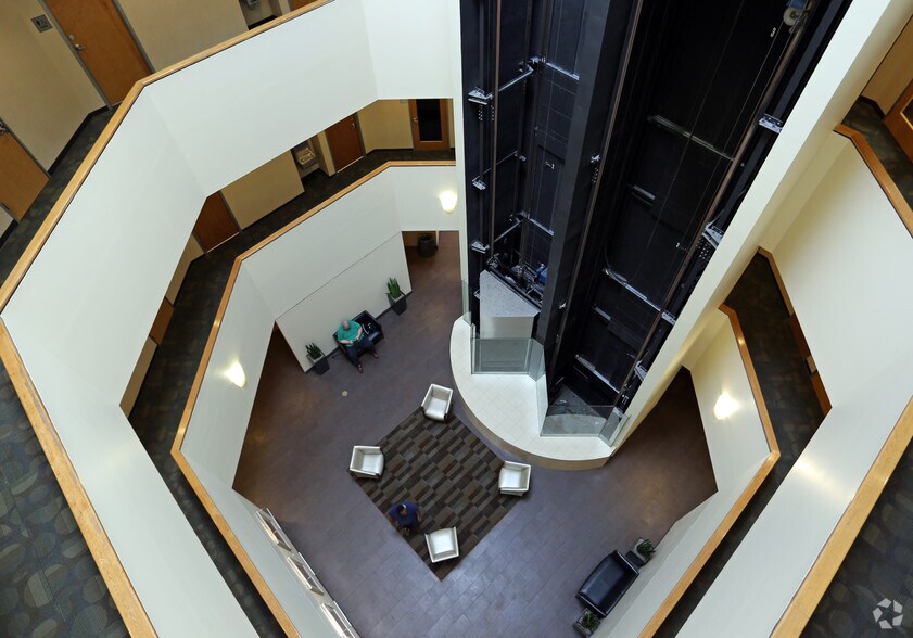 More Photos Of 1068 Cresthaven Rd, Memphis Medical For Lease