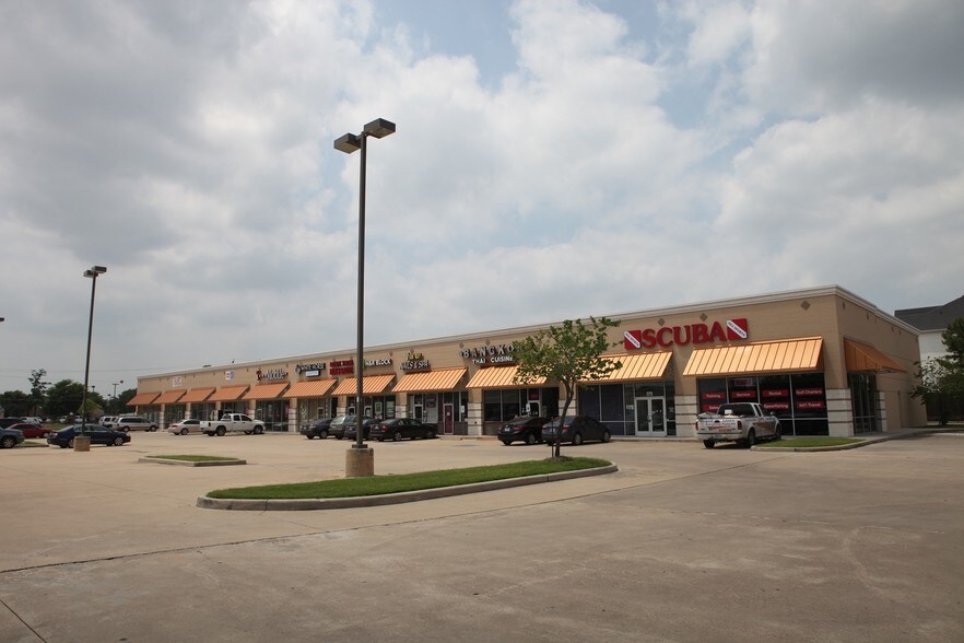 Primary Photo Of 9200-9296 Westheimer Rd, Houston Storefront For Lease