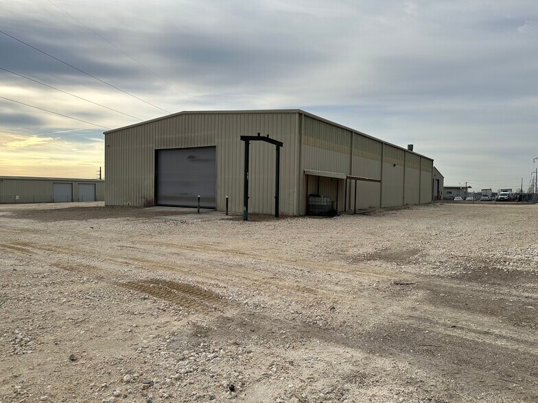 More Photos Of 7626 N General Bruce Dr, Temple Unknown For Lease