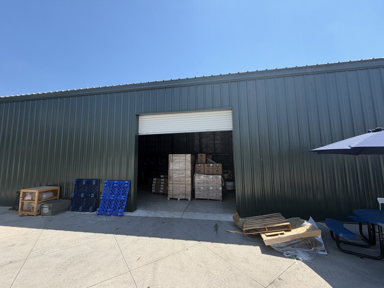 More Photos Of 2670 S Delaware St, Denver Manufacturing For Lease