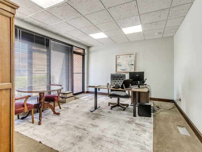 More Photos Of 2425 Wilcox Dr, Norman Office For Sale