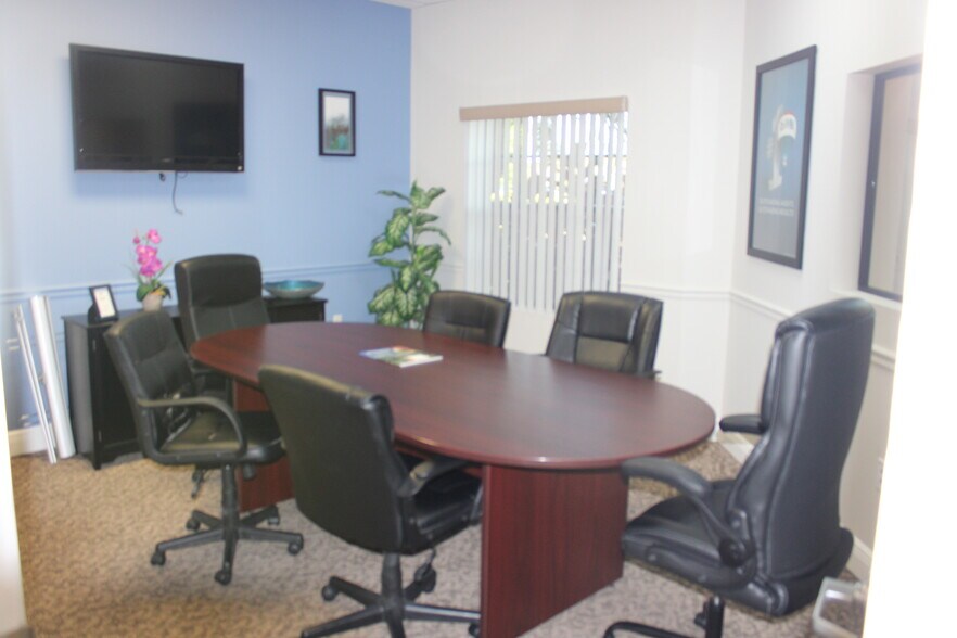 More Photos Of 4175 Woodlands Pky, Palm Harbor Coworking Space