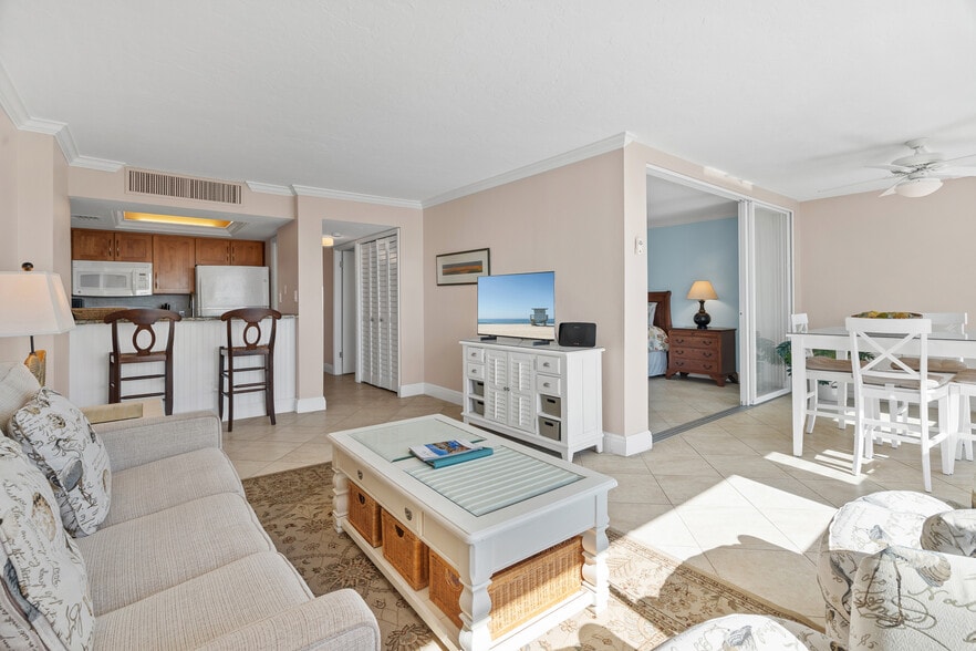 More Photos Of 5966 Midnight Pass Rd, Sarasota Hotel For Sale