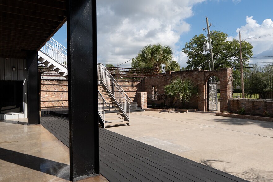 More Photos Of 12633 Shiloh Church Rd, Houston Warehouse For Sale