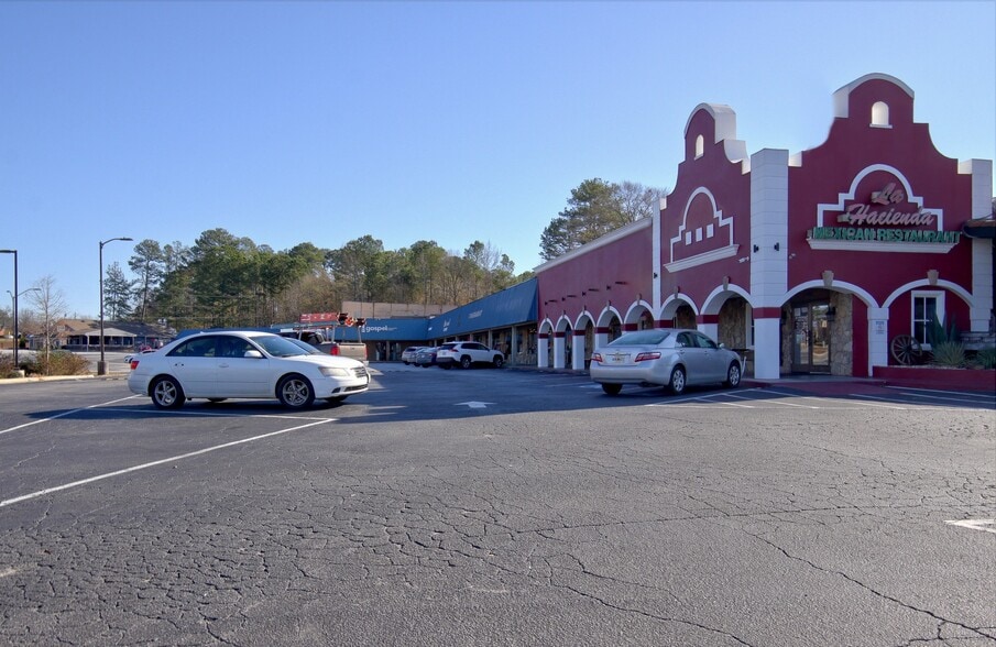 More Photos Of 365-409 Fayette Pl, Fayetteville General Retail For Lease