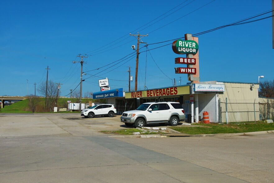 More Photos Of 1800 Storey Ln, Dallas Convenience Store For Sale