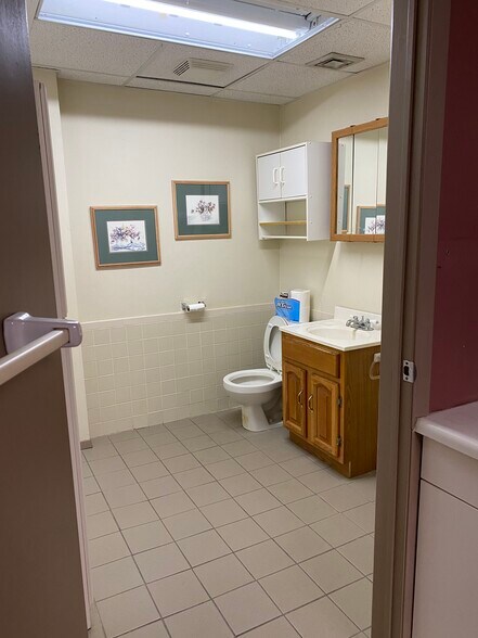 More Photos Of 1371 Deer Park Ave, North Babylon Storefront Retail Office For Lease