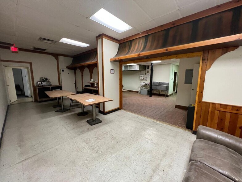 More Photos Of 625 8th St, Huntington Office For Lease