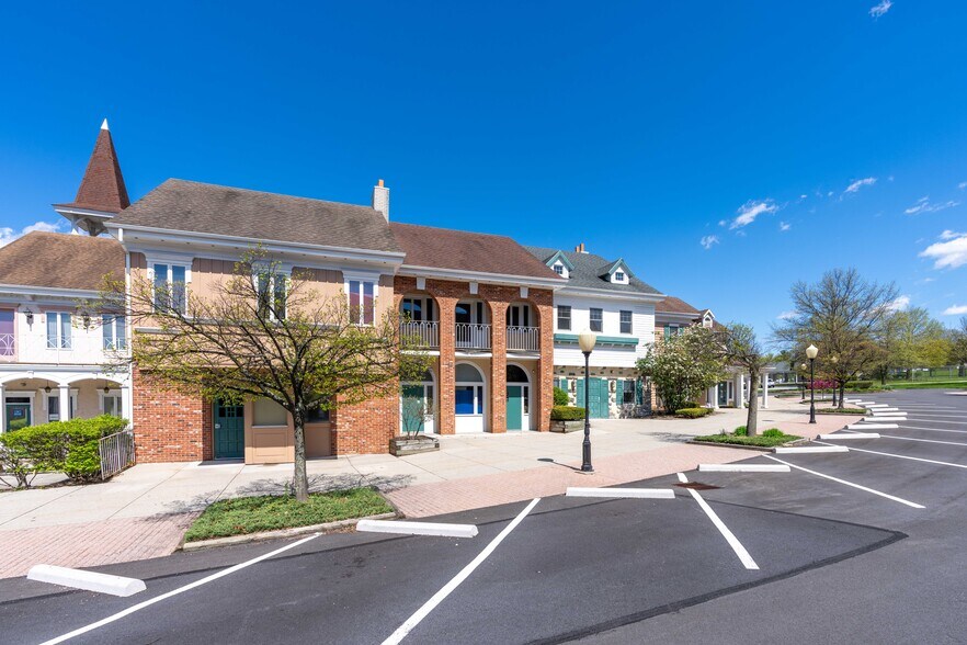 More Photos Of 101-500 Lakemont Park Blvd, Altoona Office Residential For Lease