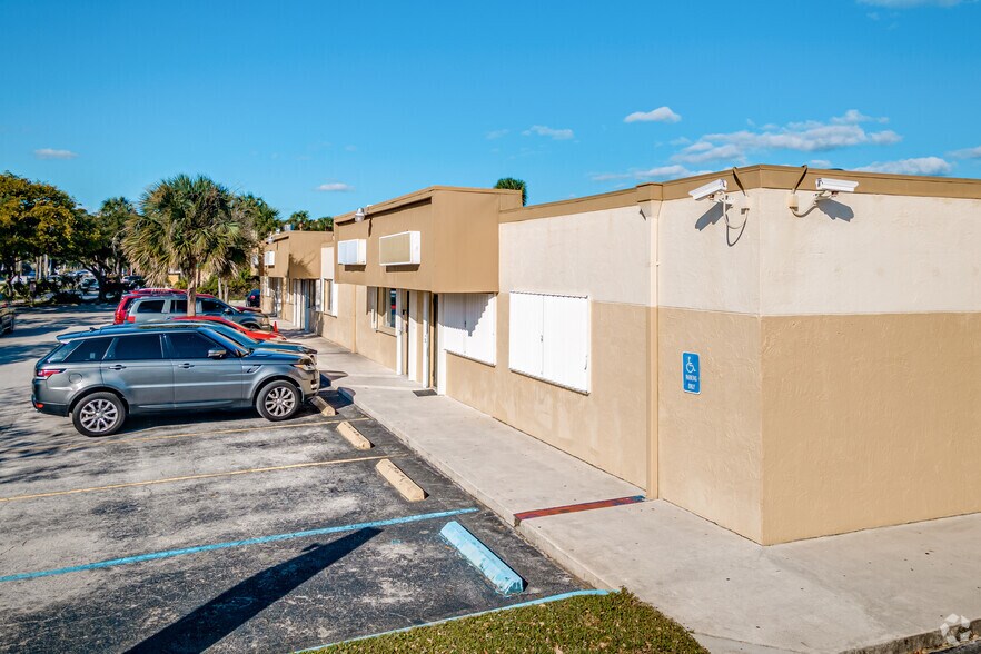 More Photos Of 234-288 SW 12th Ave, Deerfield Beach Light Manufacturing For Lease