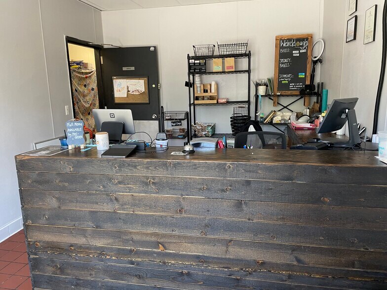 More Photos Of 7373 Comfort Inn Dr, Warrenton General Retail For Lease