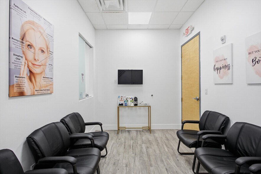 More Photos Of 10450 NW 33rd St, Doral Office For Sale