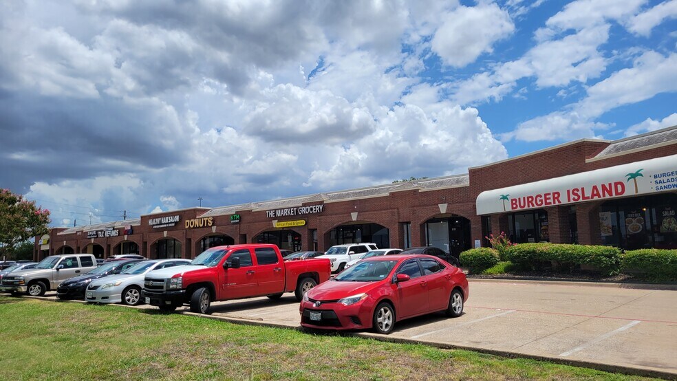 More Photos Of 9410 Walnut St, Dallas Unknown For Lease