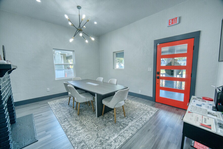 More Photos Of 141-143 Avenue E SW, Winter Haven Office Residential For Lease