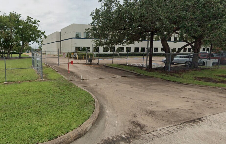 More Photos Of 811 FM-1959, Houston Office For Lease