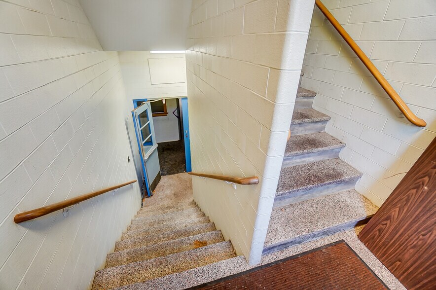 More Photos Of 800 Livermore St, Yellow Springs Research And Development For Sale