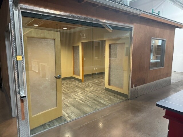 More Photos Of 7107-7139 Telegraph Rd, Montebello Warehouse For Sale