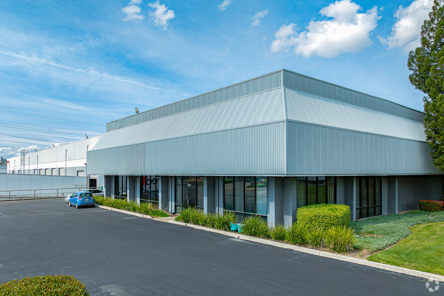 Primary Photo Of 4119 S Market Ct, Sacramento Warehouse For Lease