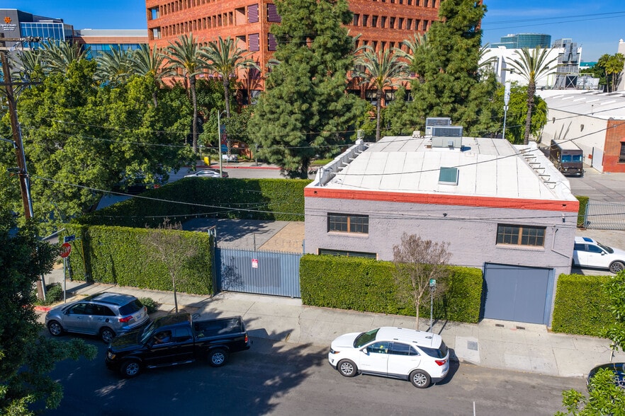 More Photos Of 1354-1358 S Grand Ave, Los Angeles Flex For Lease