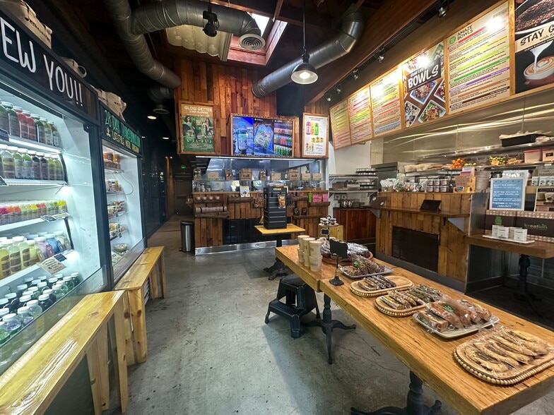 More Photos Of 8422-8428 W 3rd St, Los Angeles Restaurant For Lease