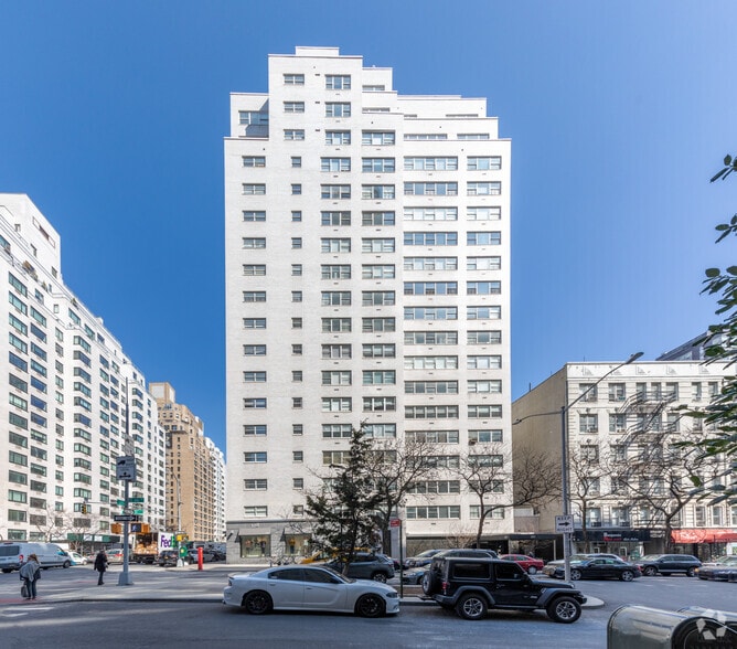 More Photos Of 1140 3rd Ave, New York Apartments For Lease