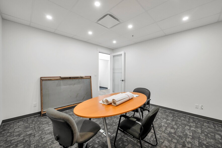 More Photos Of 17750 65A Av, Surrey Showroom For Sale