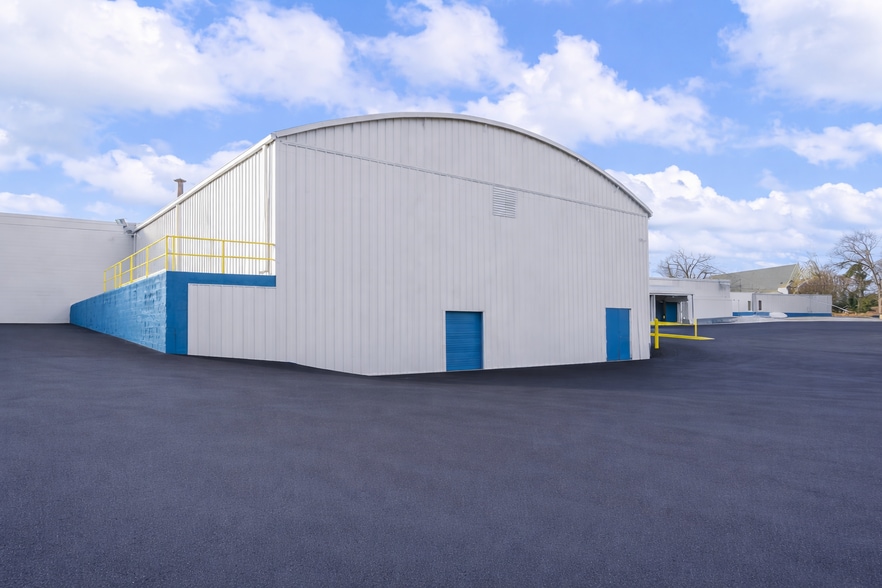 More Photos Of 729 S Church St, Spartanburg Warehouse For Lease