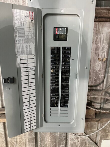 More Photos Of 6812 Avenue K, Plano Flex For Lease