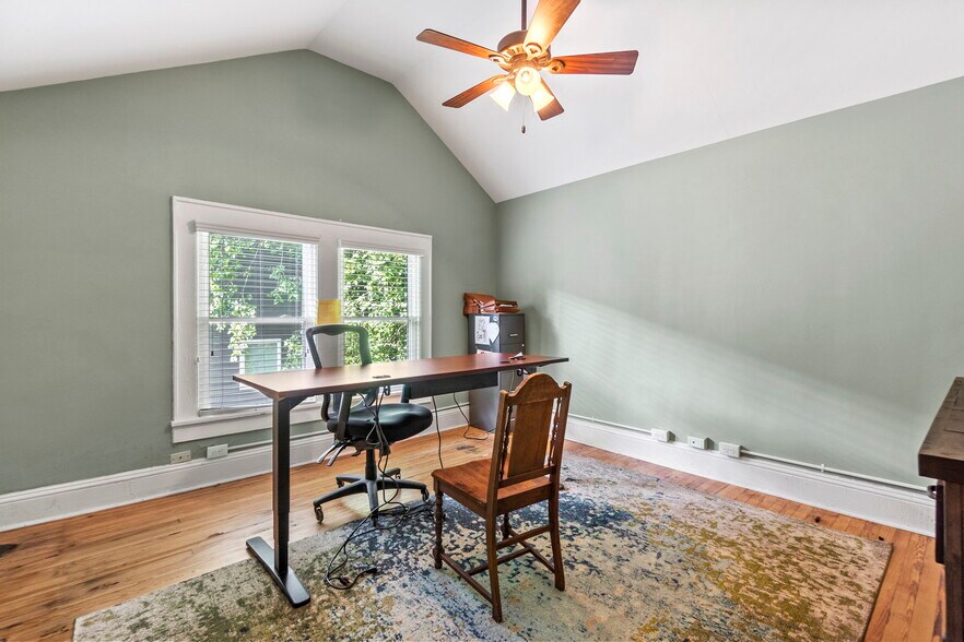 More Photos Of 514 Beatties Ford Rd, Charlotte Office For Lease