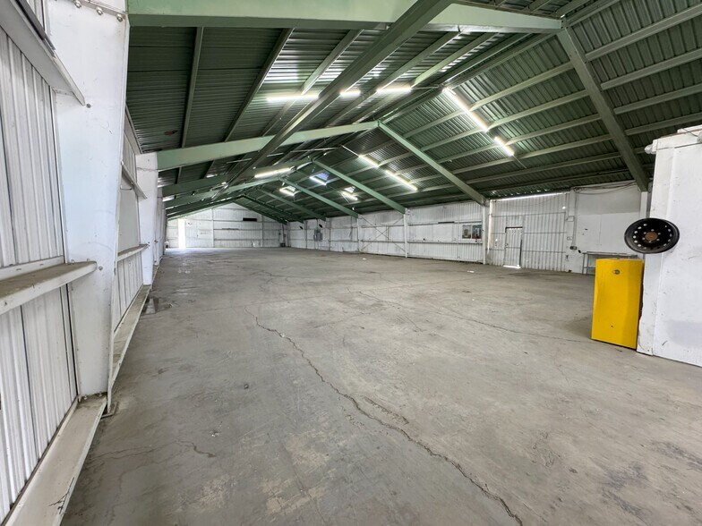 More Photos Of 1449 Mesa View St, Hemet Warehouse For Lease