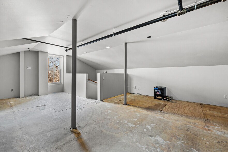 More Photos Of 1800 S 10th St, Saint Louis Restaurant For Lease