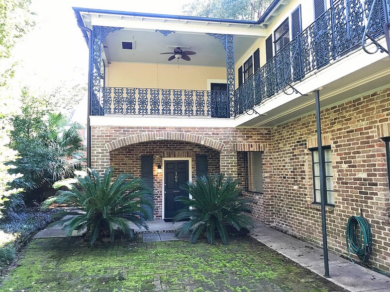 More Photos Of 1420 Government St, Mobile Office Residential For Lease