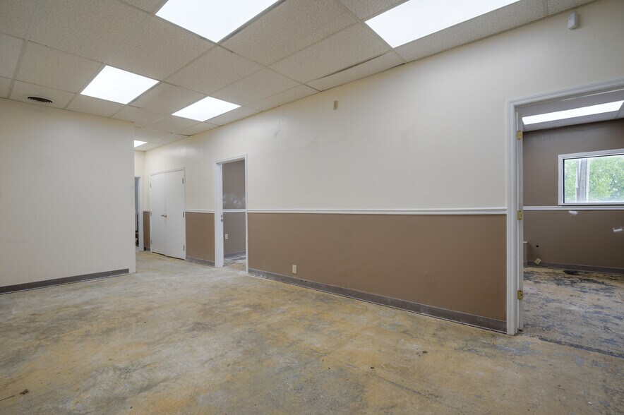 More Photos Of 3900 S 7th St, Terre Haute Office For Sale