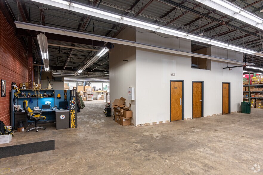 More Photos Of 7115 Standard Dr, Hanover Service For Sale