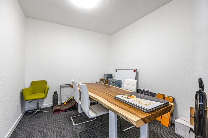 More Photos Of 664-668 N Palm Canyon Dr, Palm Springs Office For Lease