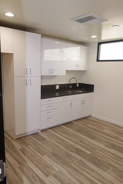 More Photos Of 2430 Amsler St, Torrance Office For Lease