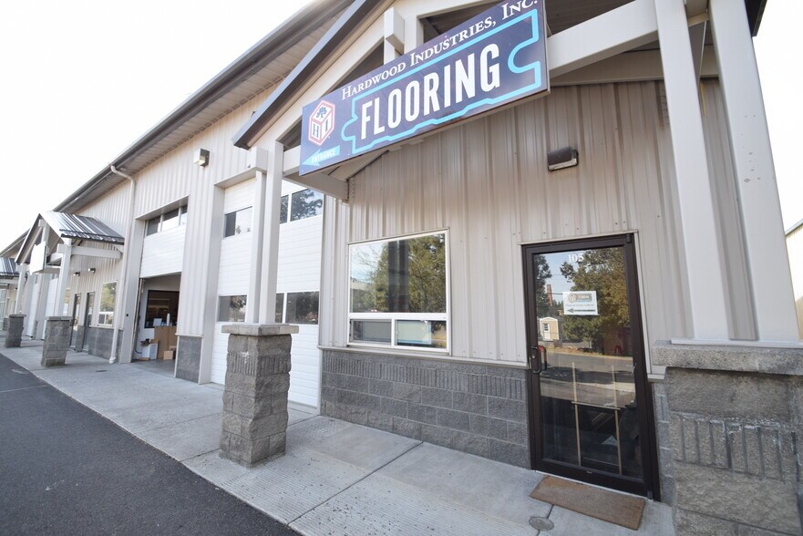 More Photos Of 615 SE Glenwood Dr, Bend Unknown For Lease