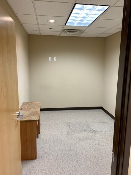 More Photos Of 2080 E Flamingo Rd, Las Vegas Unknown For Lease