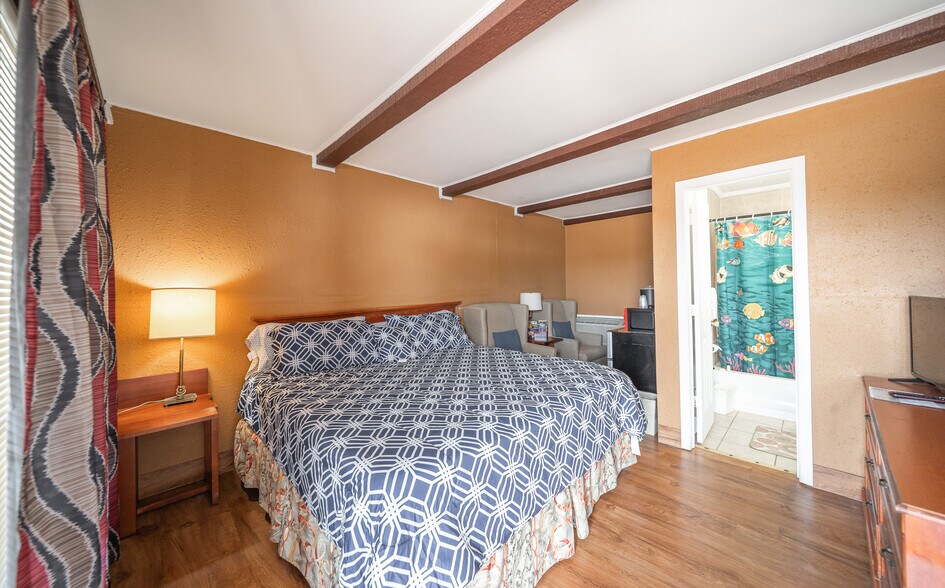 More Photos Of 812 S Bishop Ave, Rolla Hotel For Sale