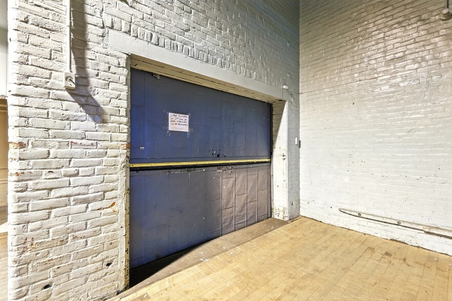More Photos Of 1 Bigelow St, Holyoke Warehouse For Sale