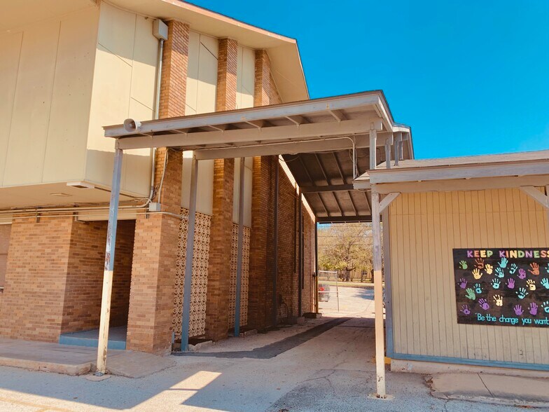 More Photos Of 5703 Blanco Rd, San Antonio Schools For Sale