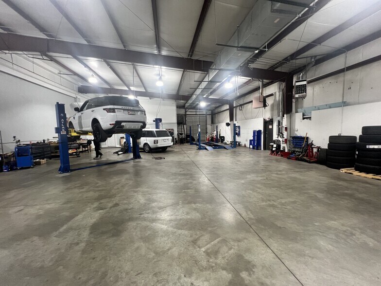 More Photos Of 3607 Gribble Rd, Stallings Warehouse For Lease