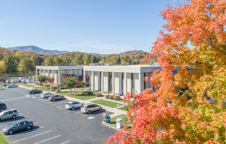 Primary Photo Of 3130 Chaparral Dr, Roanoke Office For Lease