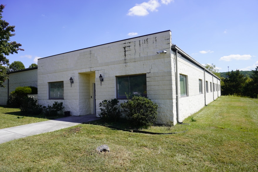 Primary Photo Of 104 Centre Ct, Radford Warehouse For Sale