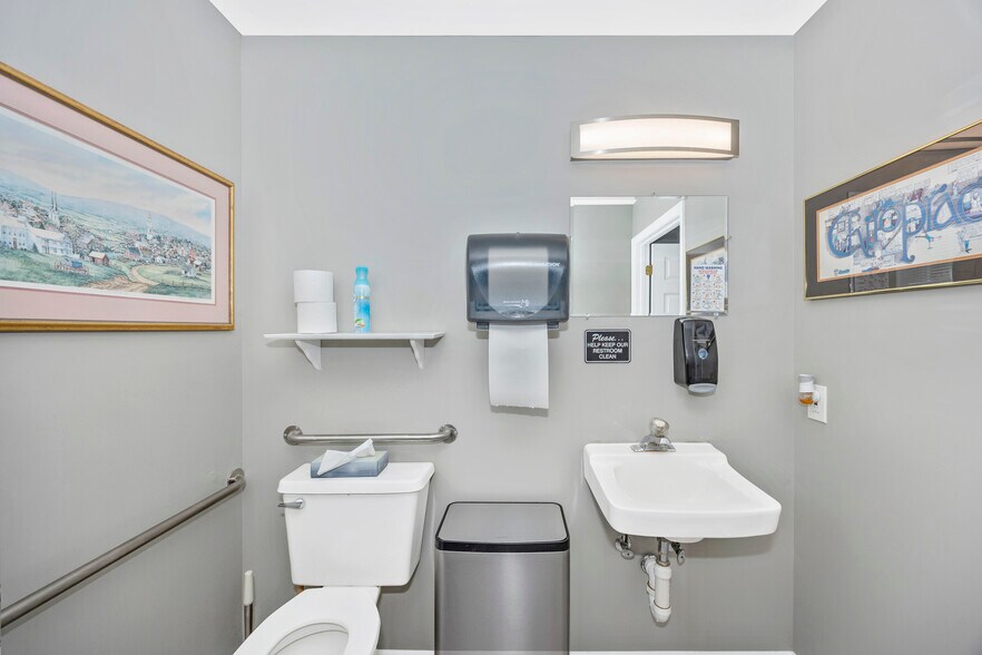 More Photos Of 286 Montevue Ln, Frederick Medical For Lease